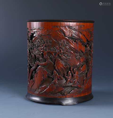 A FINELY CARVED CHINESE BAMBOO BRUSH POT