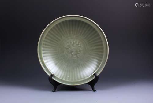 A BIG CHINESE  LONGQUAN CELADON DISH