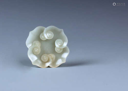 CARVED CHINESE JADE BRACKET LOBED 'RU YI' BRUSH WASHER