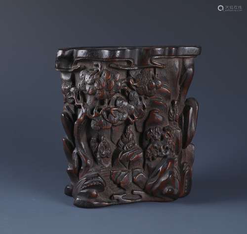 A RARE CARVED CHINESE ALOESWOOD SCHOLARS BRUSH POT