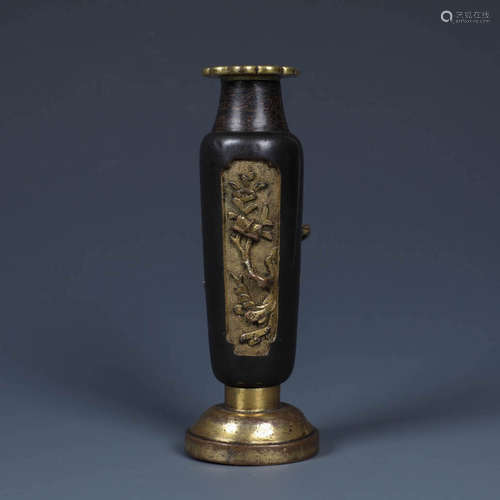 A CHINESE GILT BRONZE CYCLINDRICAL PERFUMER