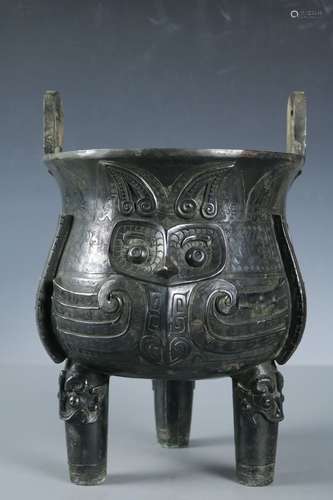 A Bronze Ritual Tripod Vessel