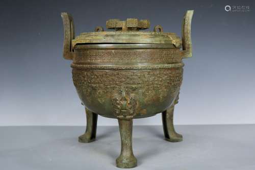 A Bronze Ritual Tripod Vessel