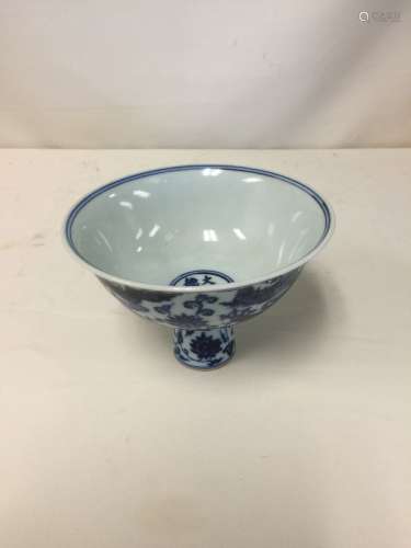 A Blue and White Porcelain Stem Bowl
