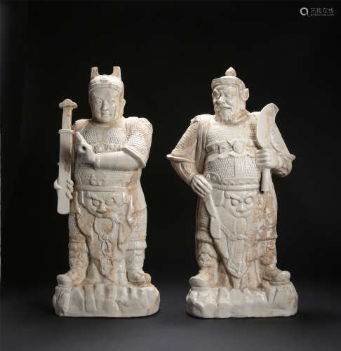 TWO CHINESE PORCELAIN DINGYAO KILN STANDING WARRIORS