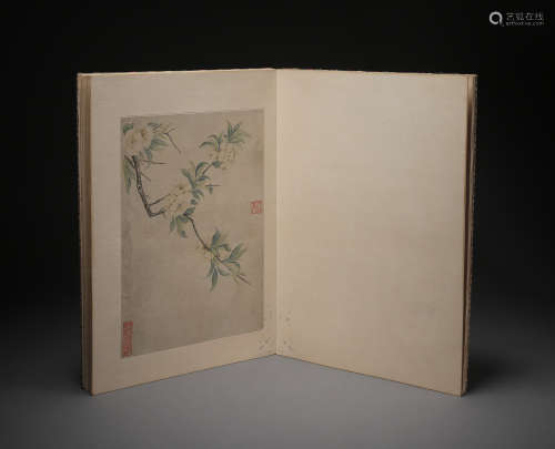 EIGHT PAGE OF CHINESE ALBUM PAINTING OF LOTUS
