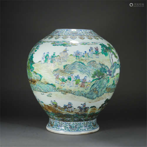 CHINESE PORCELAIN DOUCAI FIGURE JAR