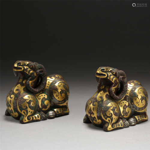 PAIR OF CHINESE GOLD INLAID BRONZE COUCHING BEASTS HAN DYNASTY