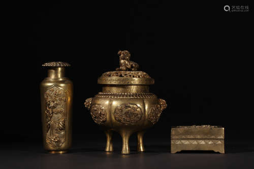 17-19TH CENTURY, A SET OF FLORAL PATTERN GILT BRONZE INCENSER TOOL, QING DYNASTY