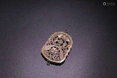18-19TH CENTURY, A FLORAL DESIGN SILVER BURNER PENDANT, LATE QING DYNASTY