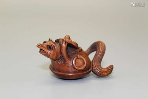 Fox, Japanese wood carving, Tomokazu mark.