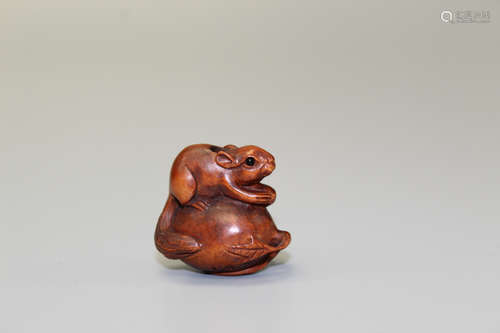 Rat, Japanese wood carving, Tomokazu mark.