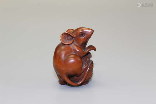 Rat, Japanese wood carving, Gyokuzan mark on the bottom.