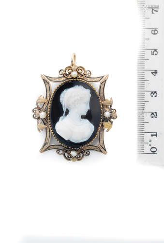 A late 19th century hardstone cameo pendant