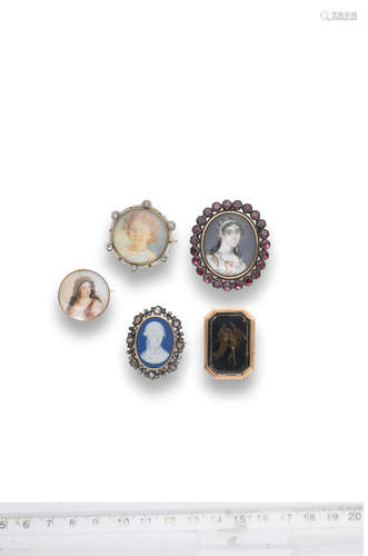 (qty) A collection of antique portrait jewels