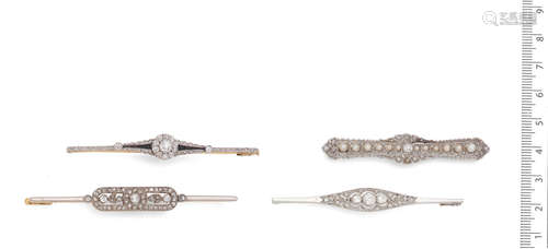 (4) Four diamond bar brooches, first third of the 20th century