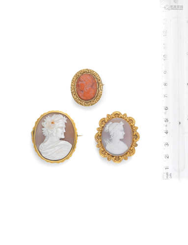 (qty) A collection of 19th century cameo jewellery