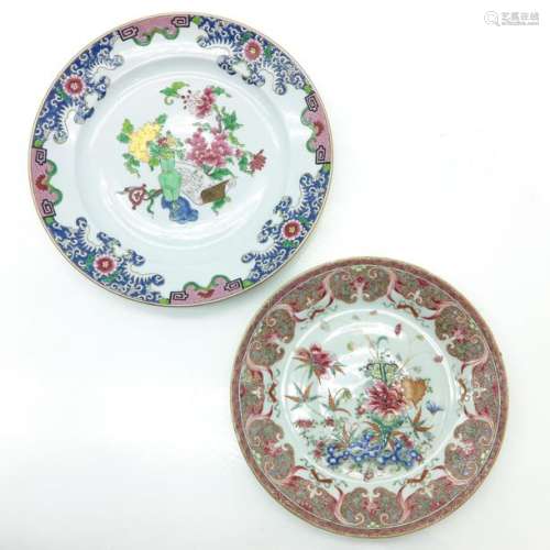 A Lot of 2 Famille Rose Decor Plates