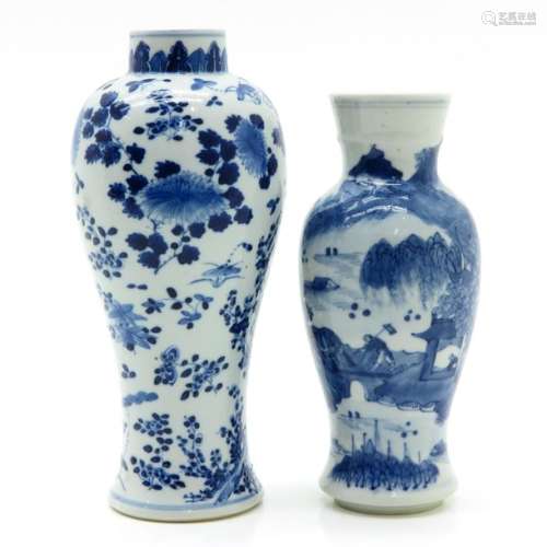 A Lot of 2 Blue and White Vases