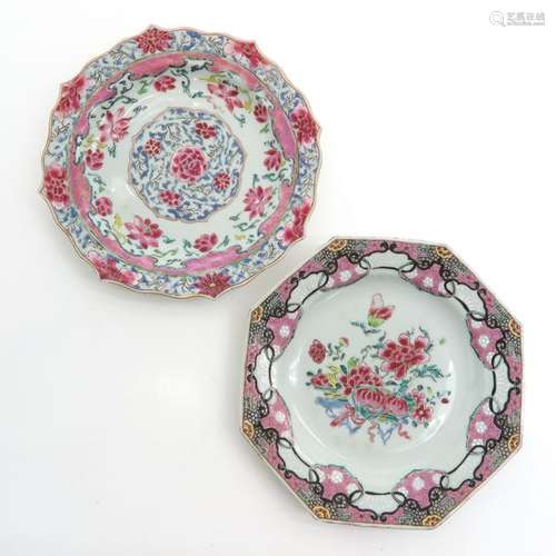 A Lot of 2 Famille Rose Decor Plates