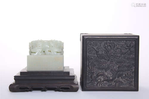 CHINESE WHITE JADE DRAGON SEAL IN HARDWOOD ZITAN CASE