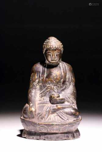 Buddha ShakyamuniBronzeChina18th ctH: 15 cmSeated Buddha on double lotus pose in meditation with his
