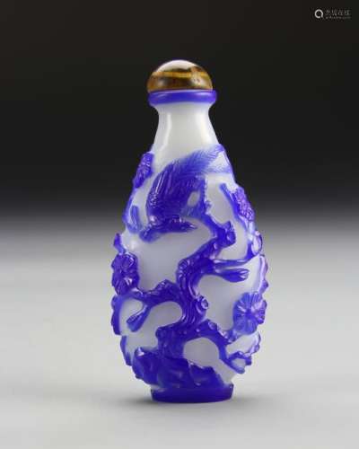 Chinese Overlay Glass Snuff Bottle