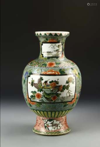 Chinese Wucai Baluster Vase