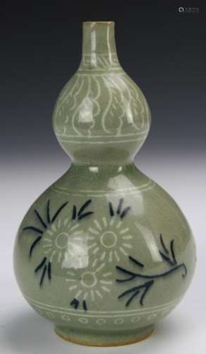 Japanese Green-Glazed Double Gourd Vase