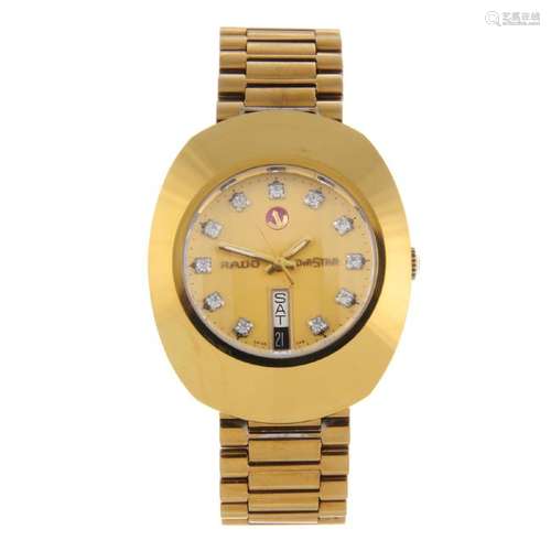 RADO - a gentleman's DiaStar bracelet watch. Gold