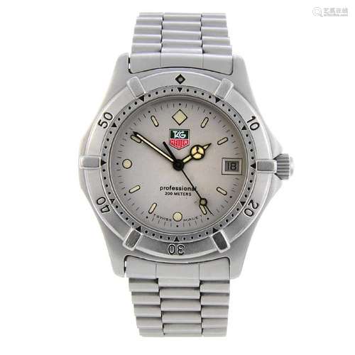 TAG HEUER - a gentleman's 2000 Series bracelet watch.