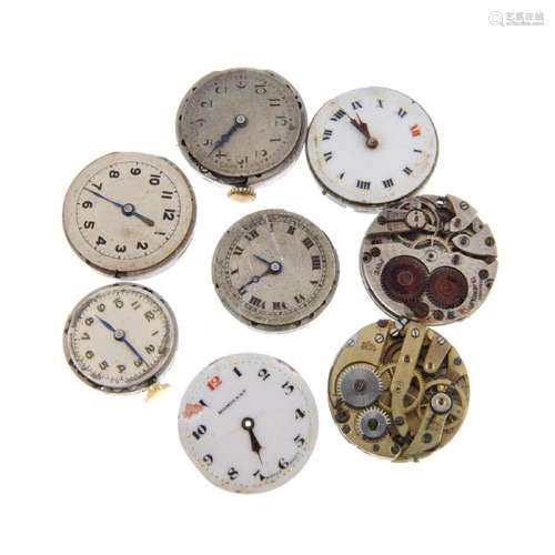 A bag of assorted watch movements, to include