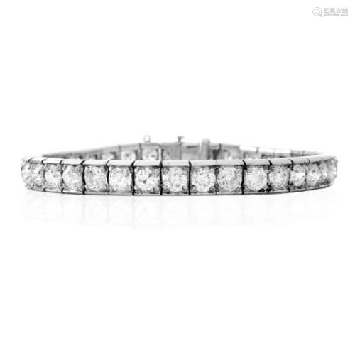 Antique 12.0ct Diamond and Platinum Bracelet