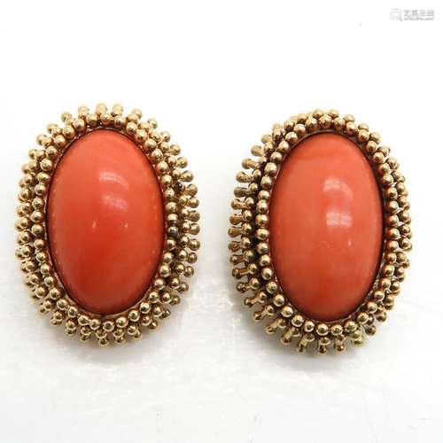 A Pair of Ladies 14KG Coral Earrings