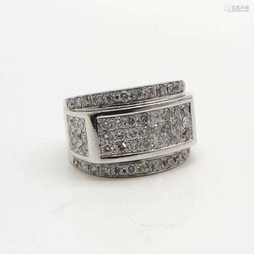 A Ladies 10KWG Diamond Ring