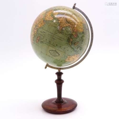 A Columbus Erdglobus Globe Circa 1940