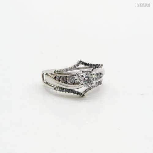 A Ladies 14KWG Diamond Ring