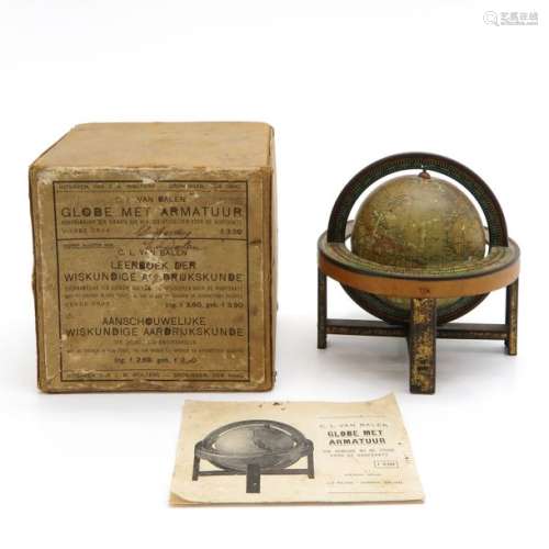 A Wolters Aardglobe Globe 1923