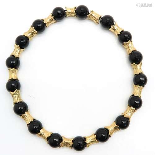 An 18KG Necklace Set with Round Onyx Beads