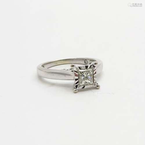 A Ladies 10KG Princess Cut Diamond Ring