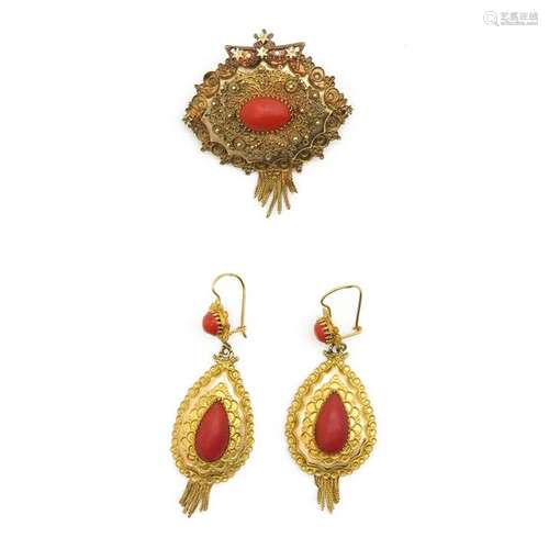 A Red Coral Brooch and Earrings in 14KG