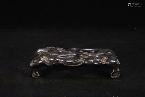 A XIAOYEZITAN WOOD CARVED INK BED