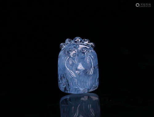 AN AQUAMARINE CRYSTAL FISH DESIGN PENDANT