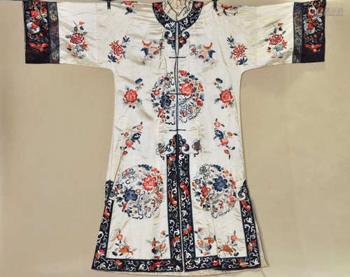 A FLORAL EMBROIDERY DESIGN FEMALE CLOTHES