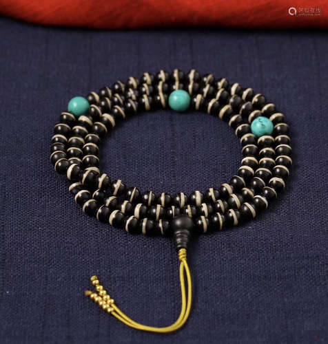 A TIBETAN ROSARY BRACELET