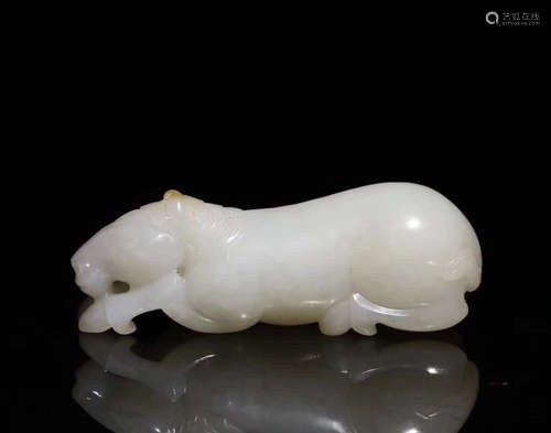 A HETIAN JADE HORSE SHAPED PENDANT