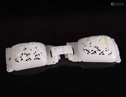 A HETIAN WHITE JADE HOLLOW DESIGN BELT HOOK