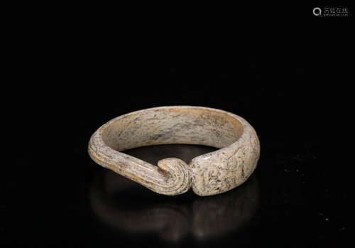 A HETIAN JADE BANGLE