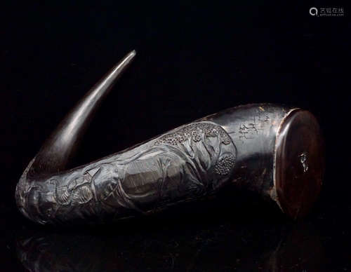 A OLD BUFFALO HORN SHAPED ORNAMENT