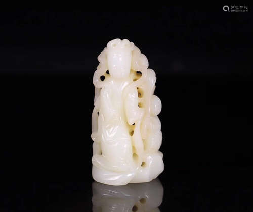 A HETIAN JADE HOLLOW DESIGN FIGURE CARVING